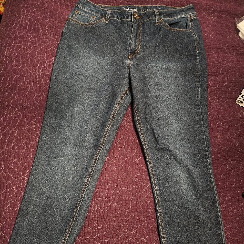 Natural Reflections size 16